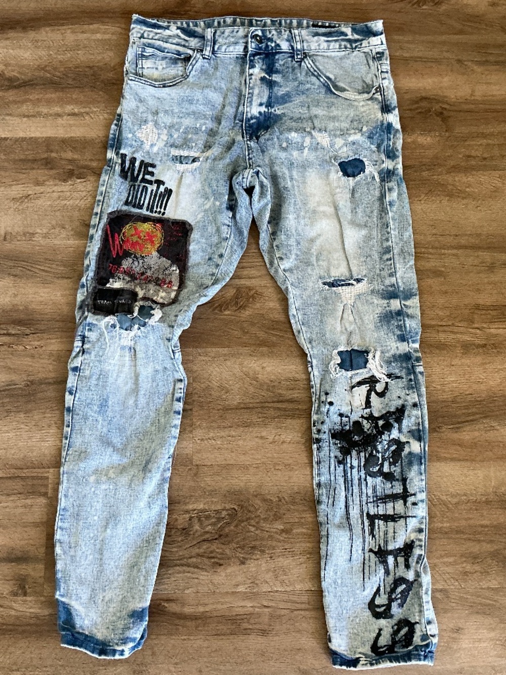 Smoke Rise Jeans Men’s Size 34x32 Blue Patched Graffiti Stretch Streetwear Punk